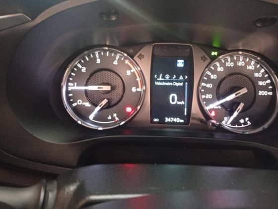 TOYOTA HILUX 2.8 D-4D TURBO DIESEL CD SRV 4X4 AUTOMÁTICO
